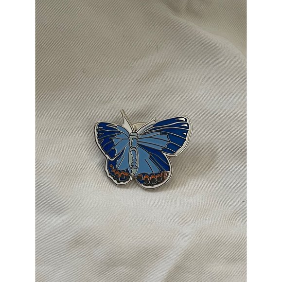 No Brand Jewelry - Butterfly Silver and 2-Tone Blue & Corral Color Resin Lapel Pin / Brooch
